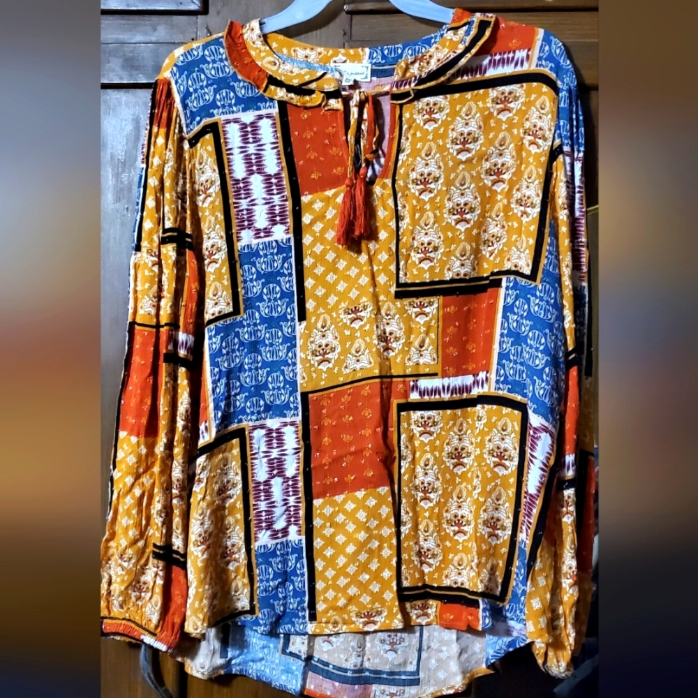 2xl clash & portrait fall tunic